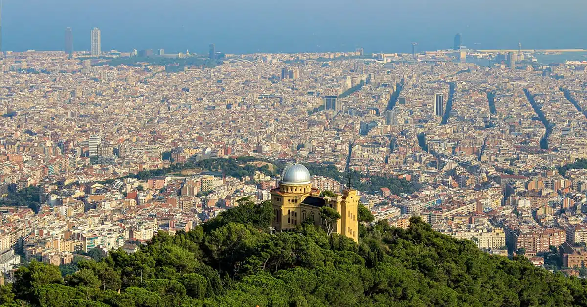 Vue sur les toits de Barcelone, où s'installer en 2026