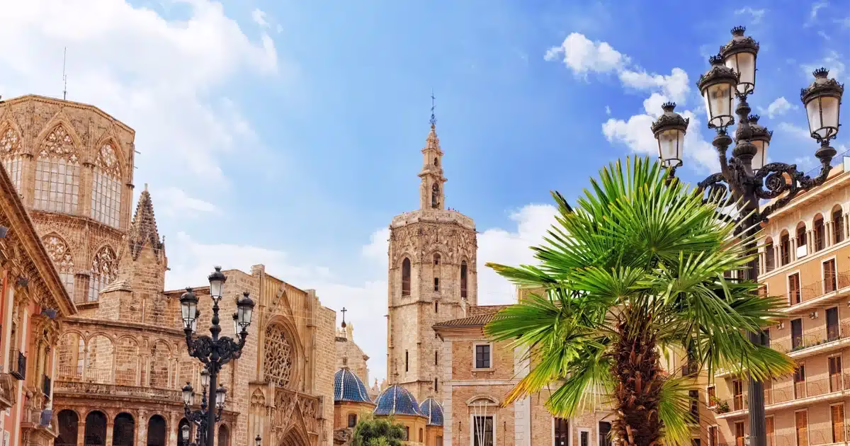 Centre historique de Valence avec la cathédrale – Vivre à Valence