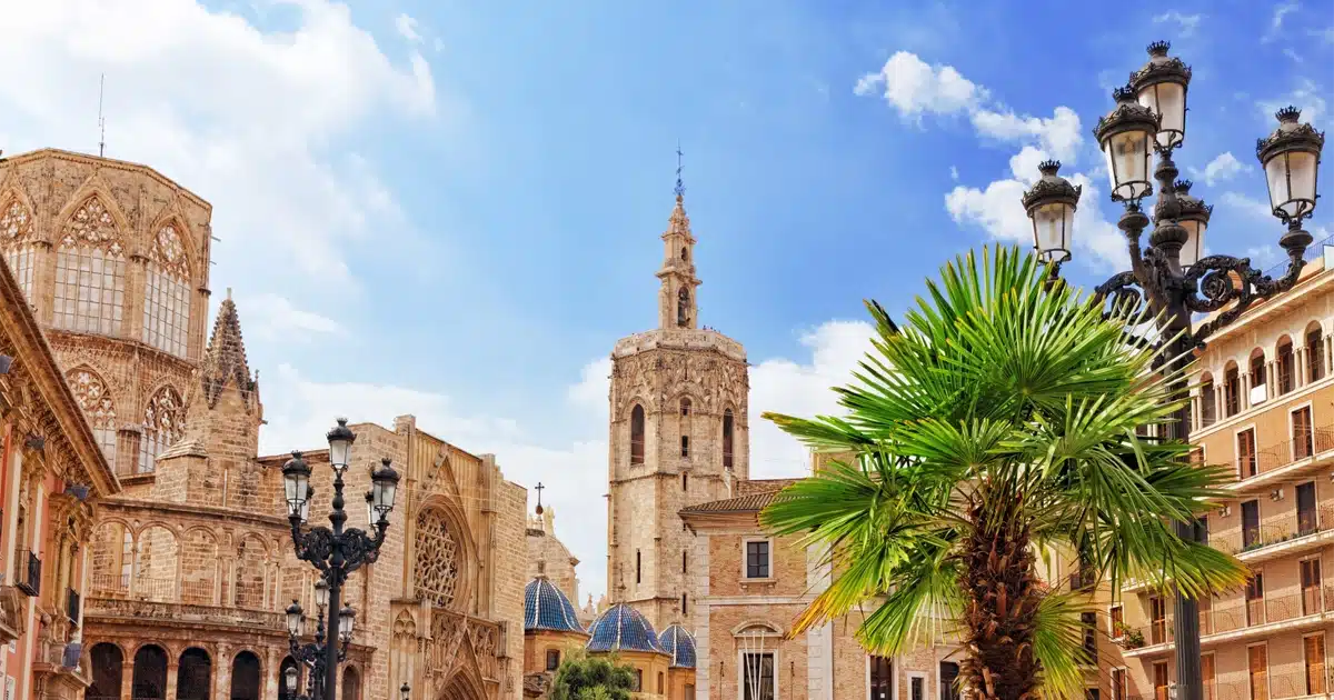 Rue du centre historique de Valence en Espagne, ville où de nombreux francophones choisissent de vivre