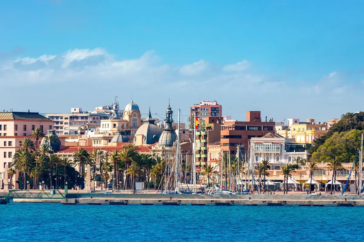 Carthagene3 Port de Melilla en Afrique du Nord, enclave espagnole avec architecture coloniale et palmiers