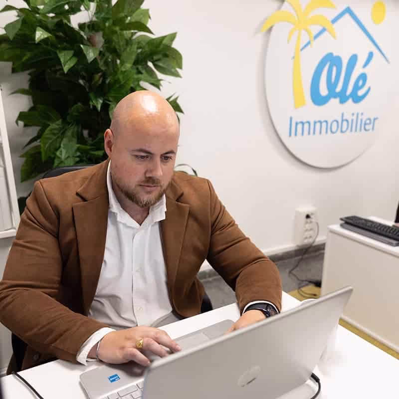 Chasseur Immobilier planifiant des visites