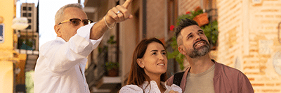 Chasseur Immobilier avec ses clients