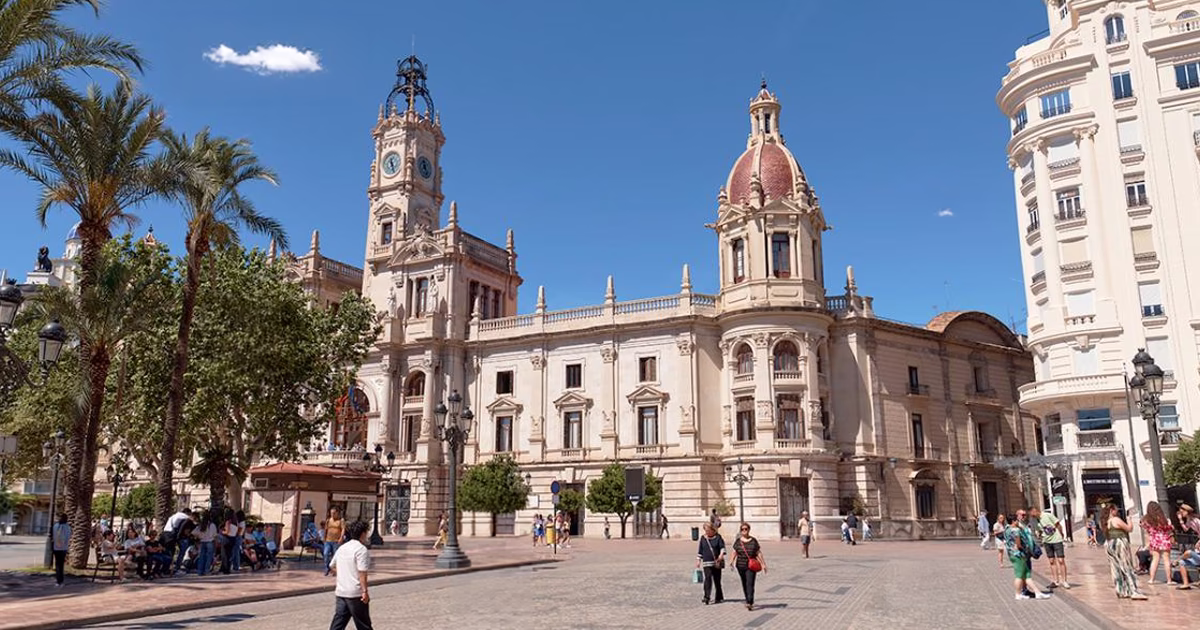 Mairie de Valencia très proche du bureau de Olé Immobilier