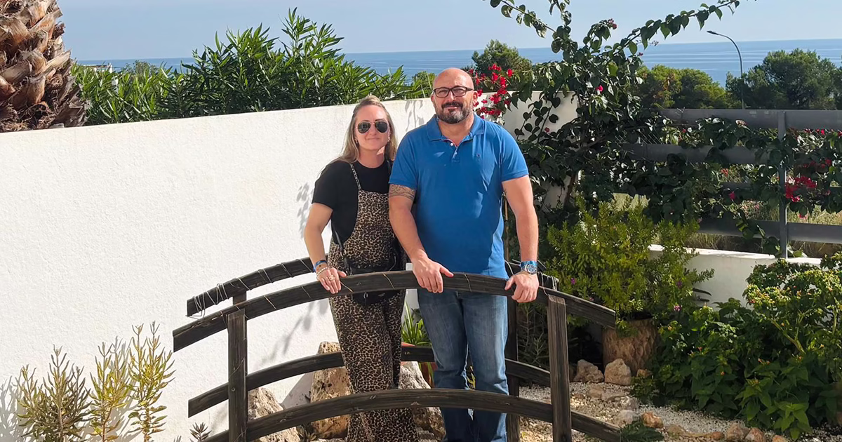 bale2 Couple dans leur jardin à Peníscola