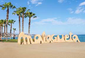 Lettres emblématiques de La Malagueta sur la plage de Málaga