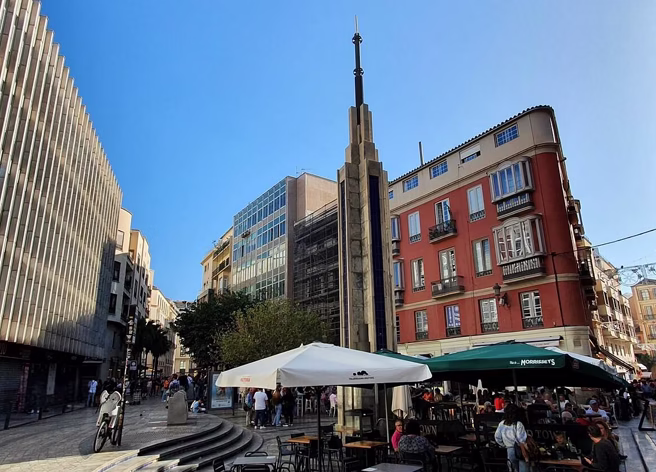La Plaza de Uncibay à Málaga, en plein centre, près du bureau Olé Immobilier